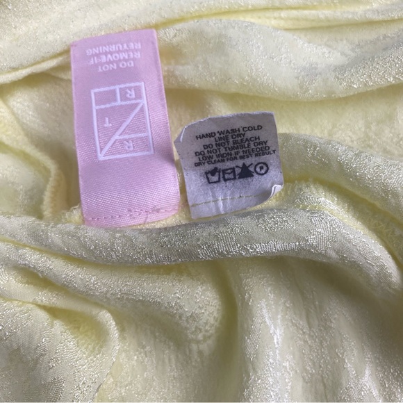 Krisa Women Yellow Puff Sleeve Wrap Top S ***FLAWS*** - Picture 7 of 11